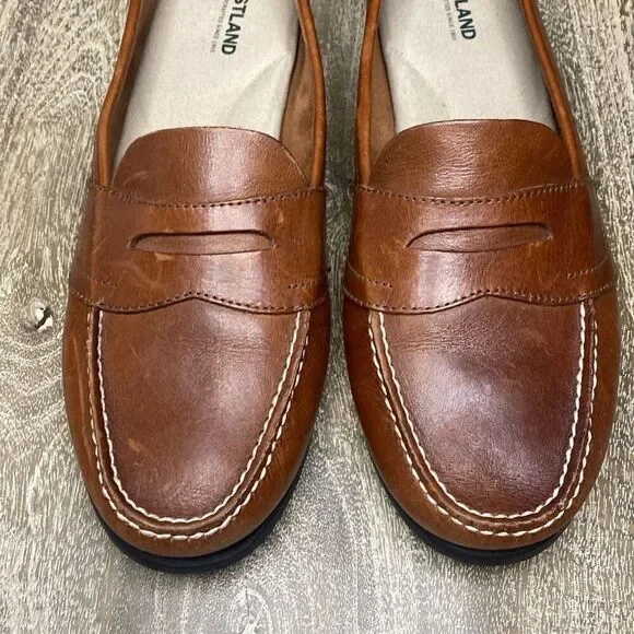 REDUCED.  Eastland Women's Tan Leather Loafers - Picture 7 of 7